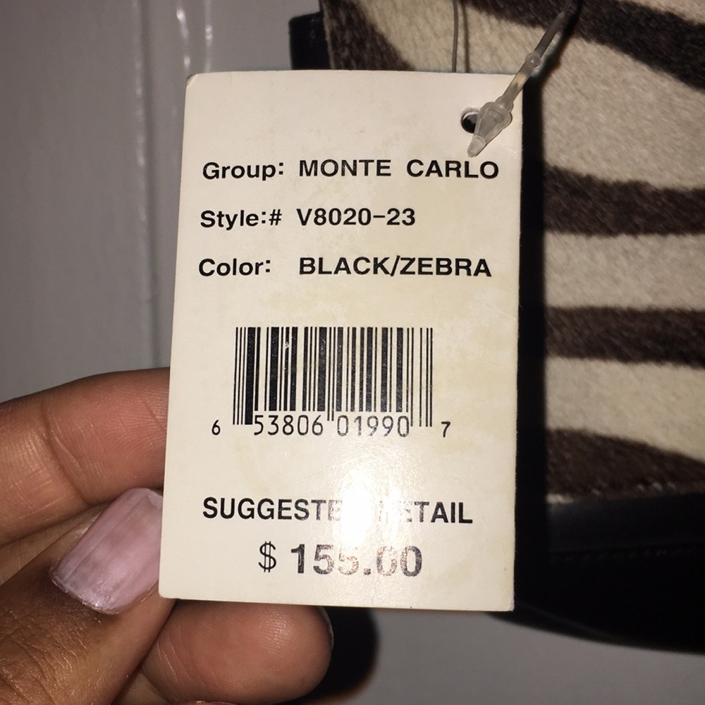 Adrienne Vittadini Zebra print black purse - Picture 3 of 4